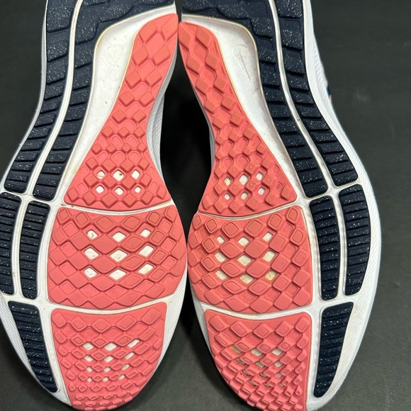 Nike Women's Pink and White Running Shoes size 8 pre owned Exellent condition - Picture 5 of 6